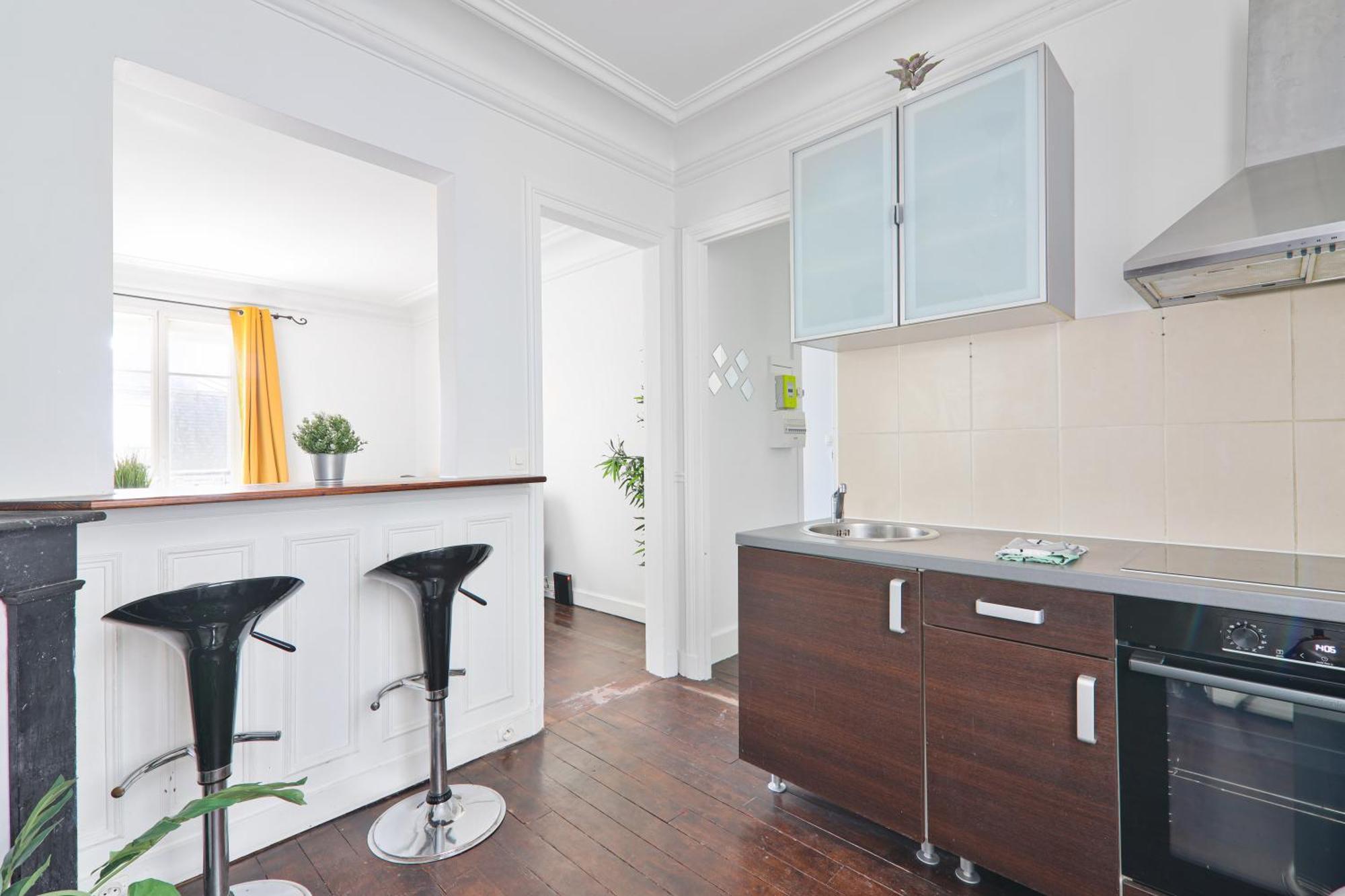 Heart Of Paris-1br-2p-montparnasse -free Netflix Apartment Paris