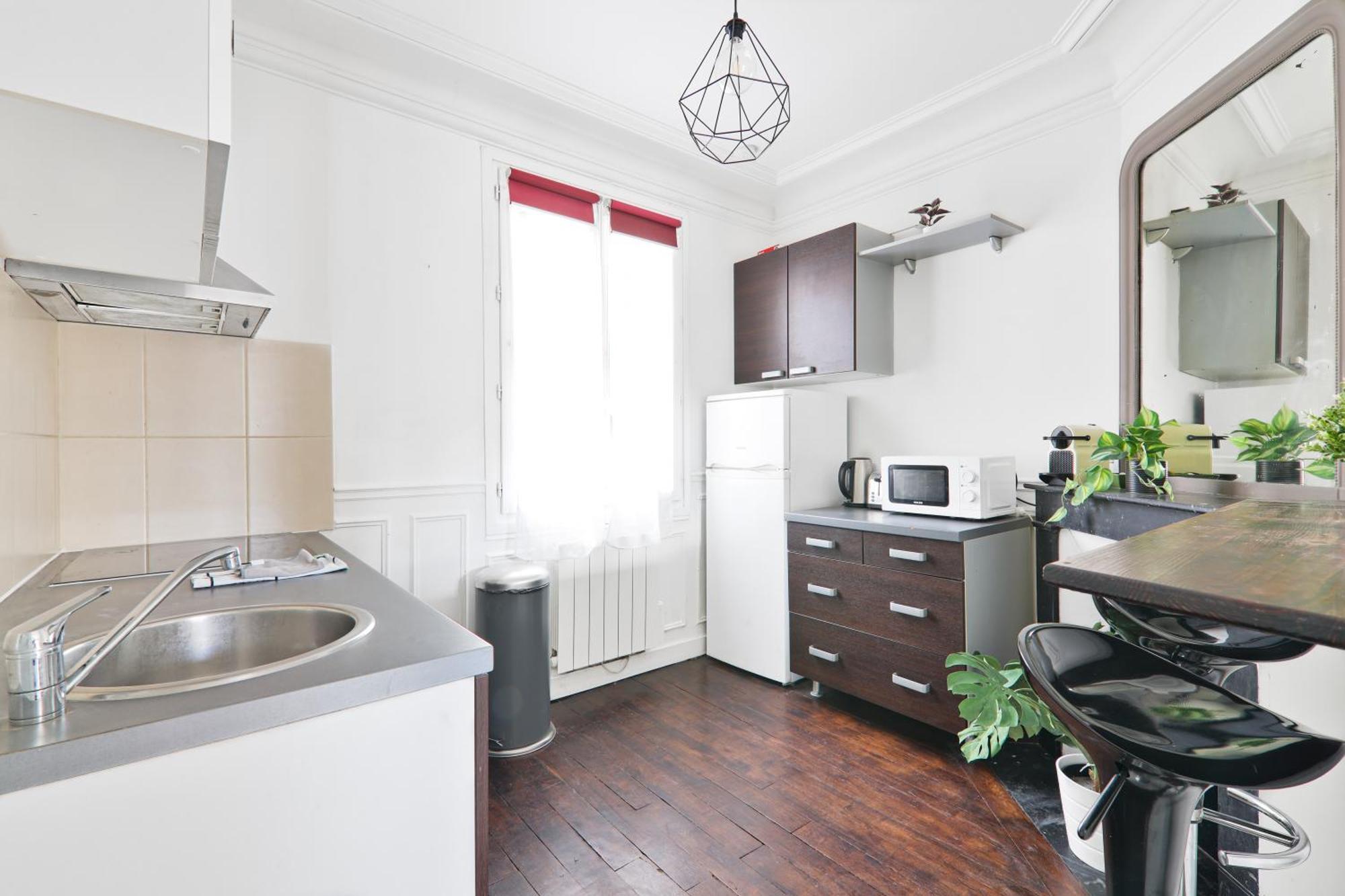 Heart Of Paris-1br-2p-montparnasse -free Netflix Apartment Paris