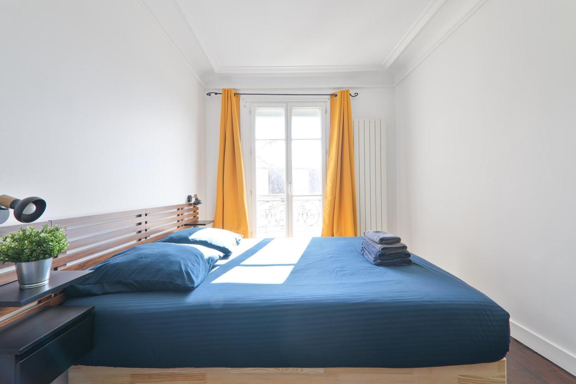 Heart Of Paris-1br-2p-montparnasse -free Netflix Paris